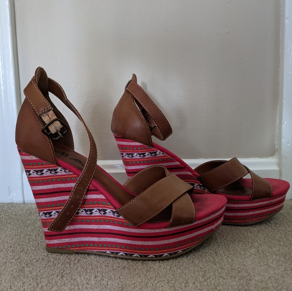 MIA patterned wedge sandals